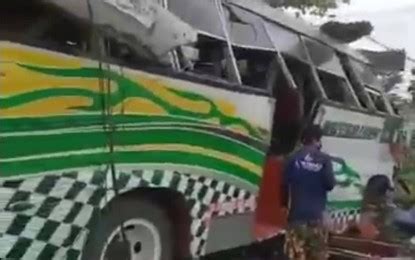 Police probes death of 7 in Pampanga road mishap.